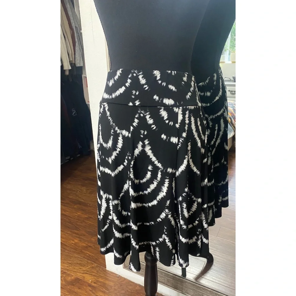 Dressbarn | Scalloped Scale Mermaid Print Circle Skirt Black White 90s Y2K Boho